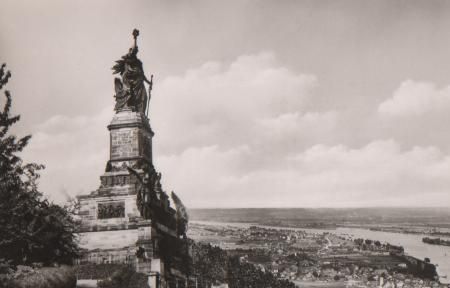 Nationaldenkmal bei Rüdesheim - ca. 1955 Nationaldenkmal bei Rüdesheim - ca. 1955