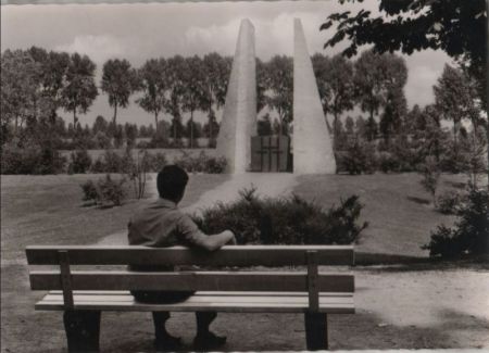 Rheinberg - Neues Ehrenmal - ca. 1965 Rheinberg - Neues Ehrenmal - ca. 1965