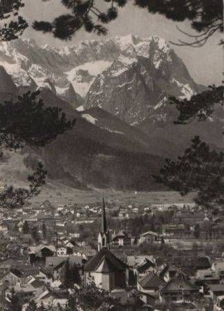 Garmisch-Partenkirchen - gegen Zugspitzgruppe - ca. 1955 Garmisch-Partenkirchen - gegen Zugspitzgruppe - ca. 1955