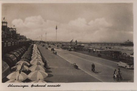 Niederlande - Den Haag, Scheveningen - Boulevard overzicht - ca. 1950 Niederlande - Den Haag, Scheveningen - Boulevard overzicht - ca. 1950
