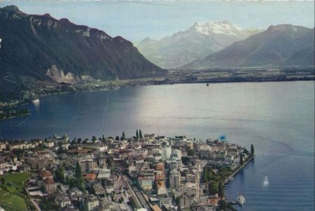 Montreux - Schweiz - et les Dents du Midi Montreux - Schweiz - et les Dents du Midi