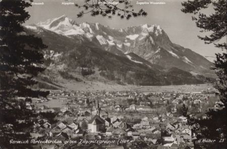 Garmisch-Partenkirchen - gegen Zugspitzgruppe Garmisch-Partenkirchen - gegen Zugspitzgruppe