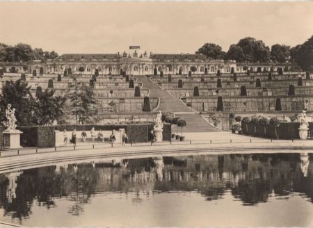 Potsdam, Sanssouci - Schloss mit Terrassen