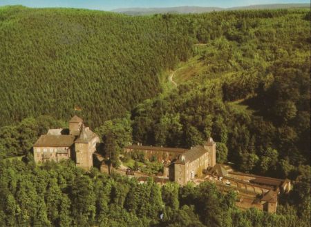 Attendorn - Burg Schnellenberg Attendorn - Burg Schnellenberg