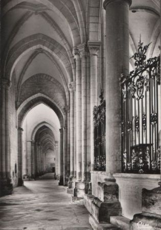 Frankreich - Pontigny - Abbaye - ca. 1965 Frankreich - Pontigny - Abbaye - ca. 1965
