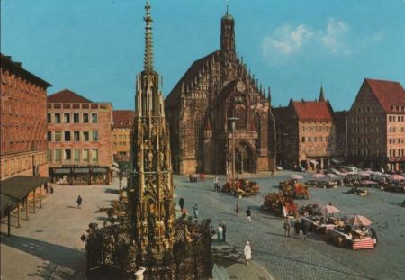 Nürnberg - Schöner Brunnen und Frauenkirche - 1992 Nürnberg - Schöner Brunnen und Frauenkirche - 1992