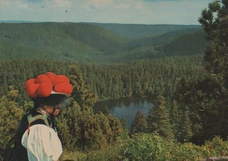 Gutach - Schwarzwald mit Frau in Tracht - ca. 1975 Gutach - Schwarzwald mit Frau in Tracht - ca. 1975